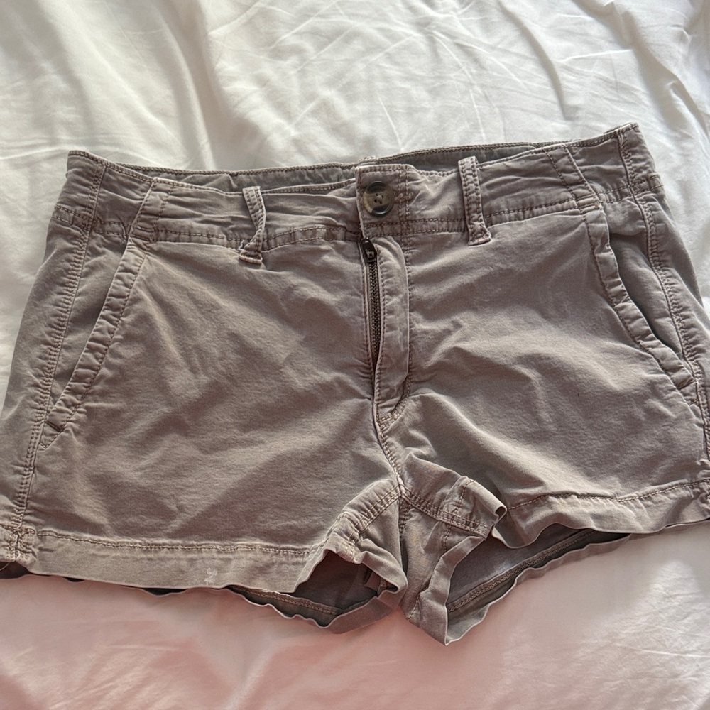 American Eagle Outfitters Women's khaki shortie Shorts